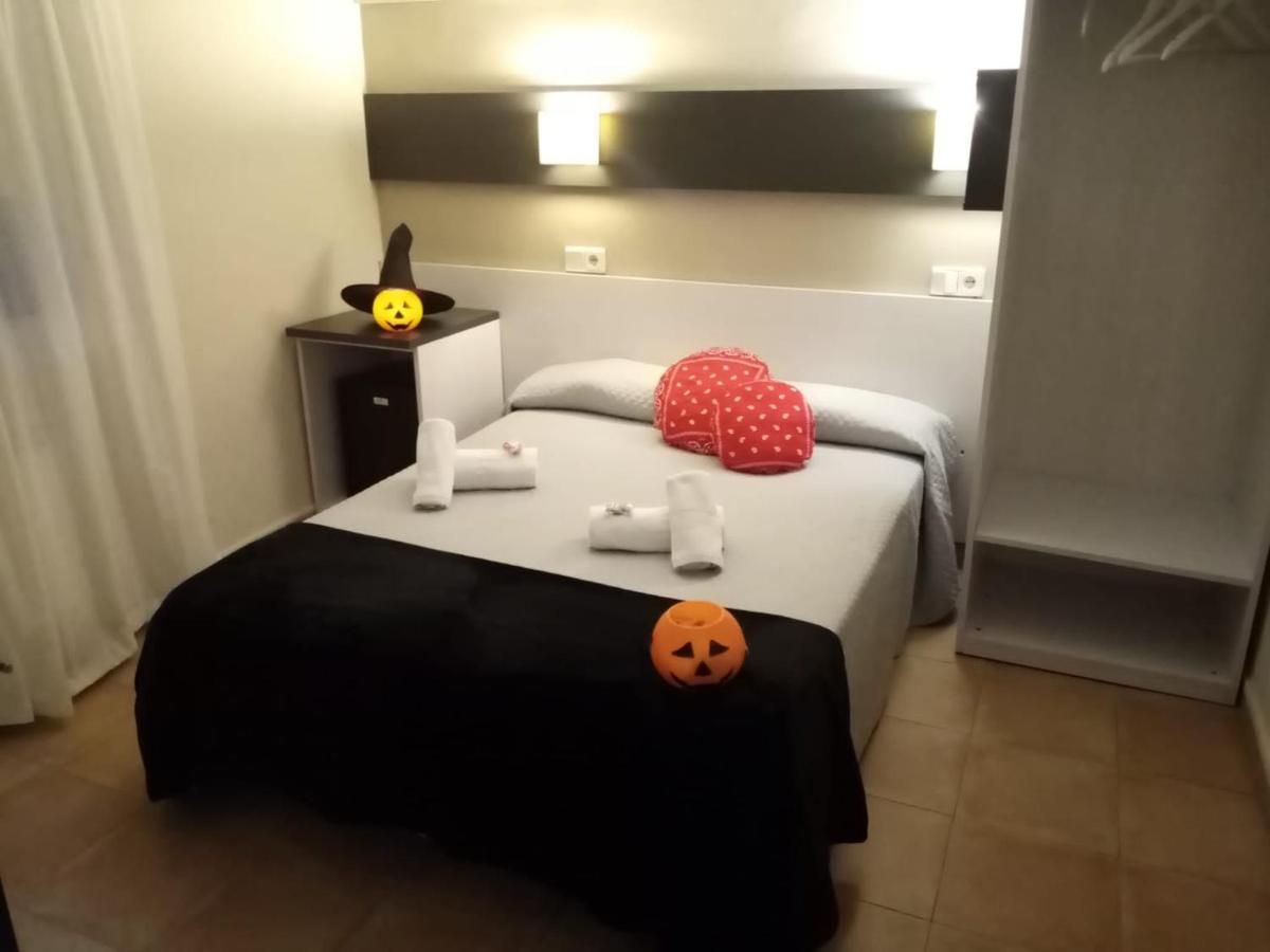 Hostal Termes Sitges Exterior photo