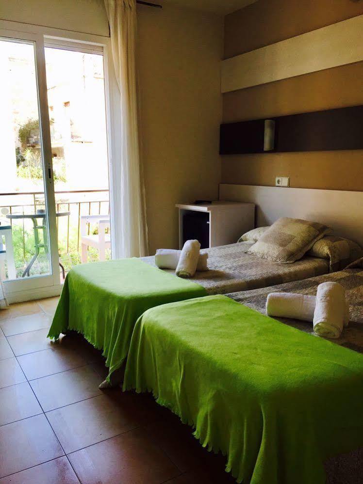 Hostal Termes Sitges Exterior photo