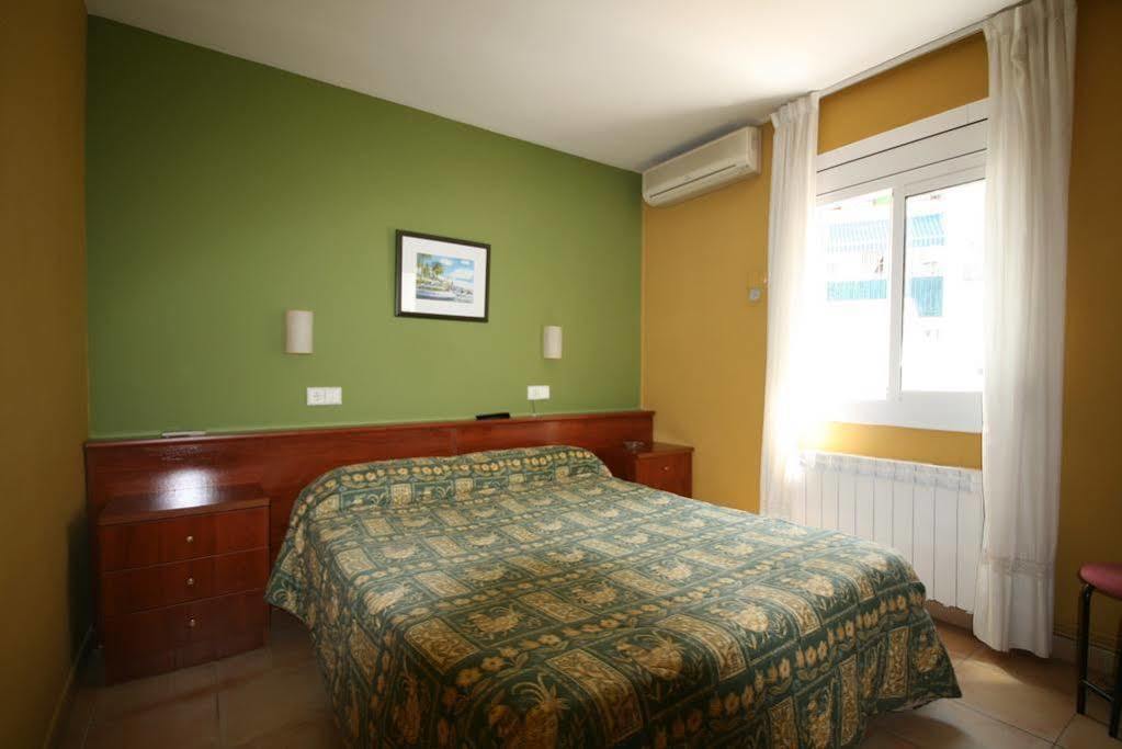 Hostal Termes Sitges Exterior photo